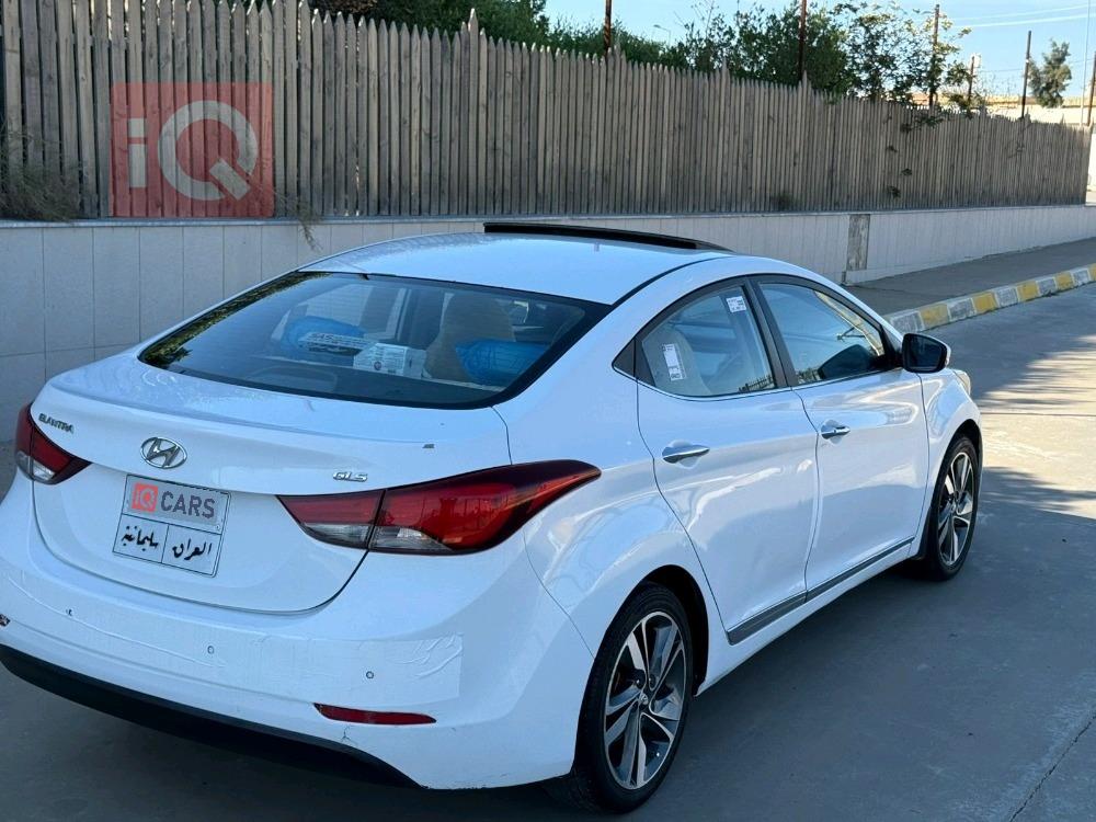 هیۆندای ئەلەنترا